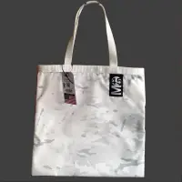 Picture of black multicam tote