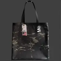 Picture of black multicam tote